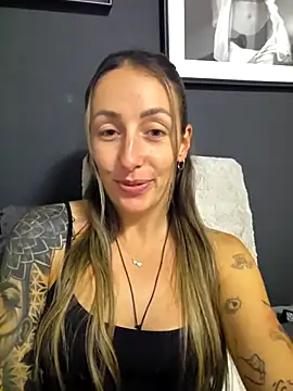 NicoleKaiser online show from 05/12/26, 07:22