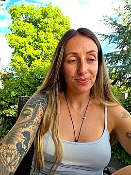 NicoleKaiser online show from 05/21/26, 04:36