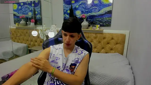 Snapshot of AdrianFranko chatting on 07/29/26, 12:47 AdrianFranko online show from 07/29/26, 12:47