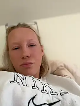 LeniMaria online show from 05/04/26, 05:09