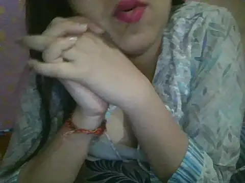 Snapshot of Qween_Seelu chatting on 07/24/26, 02:31 Qween Seelu online show from 07/24/26, 02:31