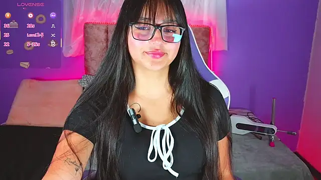 1 Scarllet  online show from 04/28/26, 12:54
