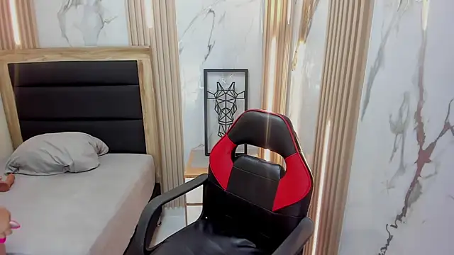 KATIAMOSS online show from 06/16/26, 12:08