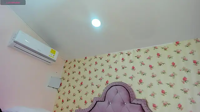 crystal watson0 online show from 05/13/26, 01:30