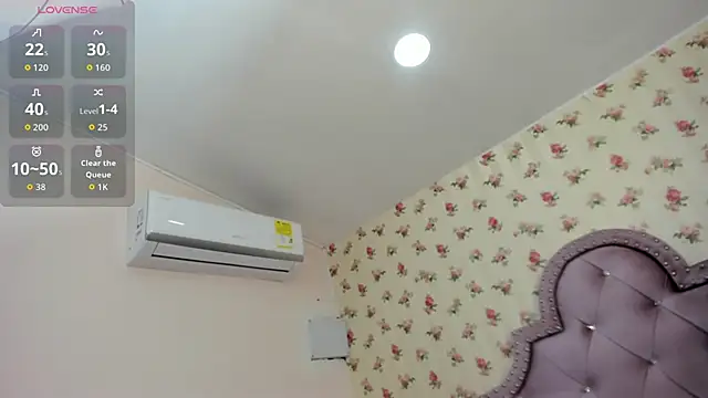 crystal watson0 online show from 05/19/26, 01:17