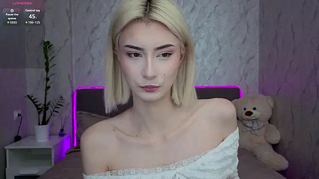 kittysocutie online show from 05/11/26, 12:05