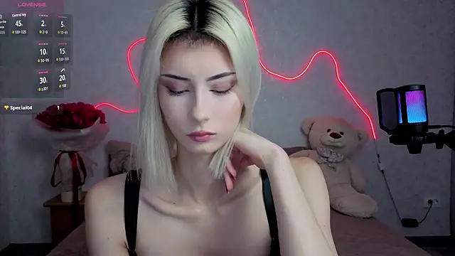 kittysocutie online show from 06/24/26, 01:26