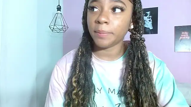 aisha laurent online show from 03/19/26, 11:47