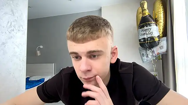 Snapshot of SoloFury chatting on 05/17/26, 10:33 SoloFury online show from 05/17/26, 10:33