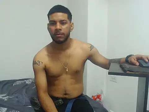 Snapshot of millerthh chatting on 03/19/26, 01:09 millerthh online show from 03/19/26, 01:09