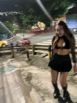 Snapshot of lindaandtony chatting on 07/13/26, 05:54 lindaandtony online show from 07/13/26, 05:54