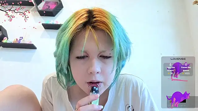 LittleKittenStar online show from 06/17/26, 05:32