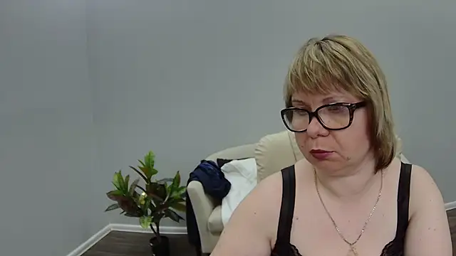 Snapshot of BonnnyBoobsy chatting on 07/18/26, 06:34 BonnnyBoobsy online show from 07/18/26, 06:34