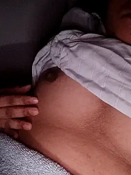 Snapshot of Hirachang chatting on 03/18/26, 04:10 Hirachang online show from 03/18/26, 04:10