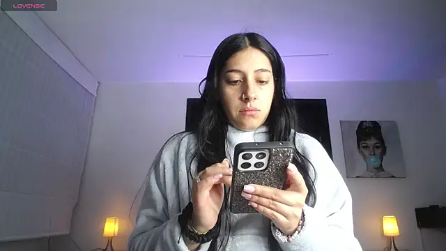 Melannyy V online show from 05/01/26, 12:10