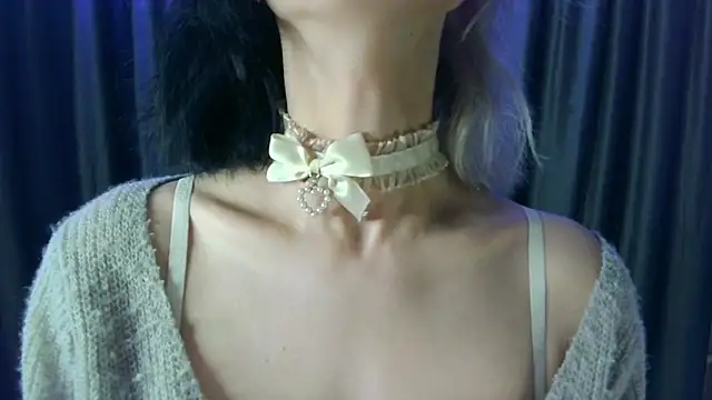 Snapshot of Layla_Muur chatting on 05/10/26, 05:29 Layla Muur online show from 05/10/26, 05:29