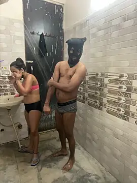 Snapshot of couple-new chatting on 04/18/26, 11:36 couple-new online show from 04/18/26, 11:36