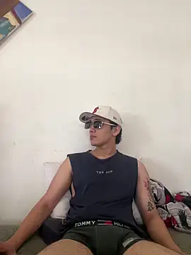 Hazhitr online show from 03/20/26, 02:33