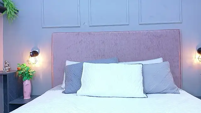 Ariana Mold online show from 04/25/26, 02:36