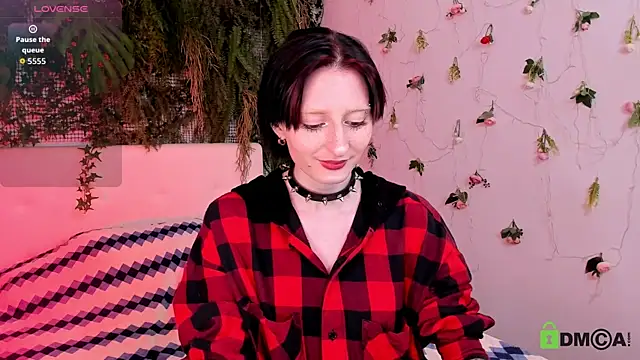 Snapshot of Kira__Cutie chatting on 06/11/26, 08:18 Kira Cutie online show from 06/11/26, 08:18