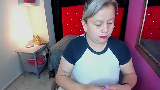 ScarletBigTitties online show from 04/17/26, 11:57