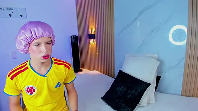 Im XanderSmith online show from 06/17/26, 05:36