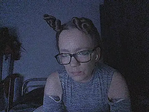 LizzieZ1975 online show from 05/09/26, 12:49