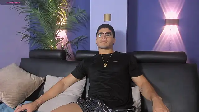 DanteTargaryen online show from 03/29/26, 04:01