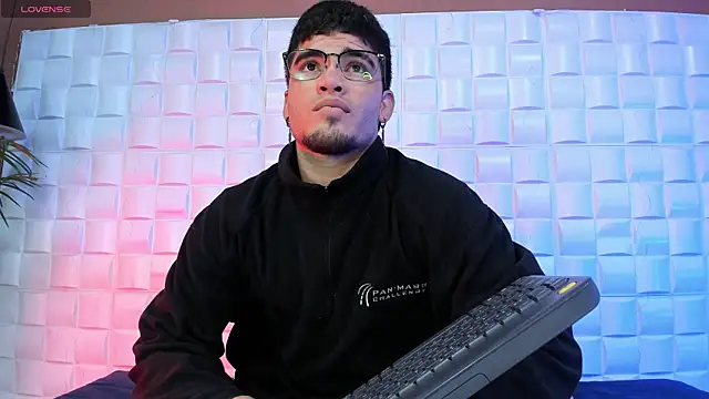 DanteTargaryen online show from 04/21/26, 03:35