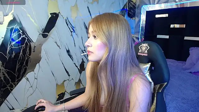 Snapshot of Daniela-hill chatting on 04/16/26, 03:18 Daniela-hill online show from 04/16/26, 03:18