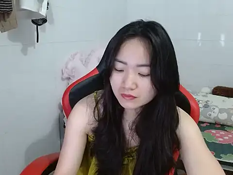 Snapshot of Olivia_cute68 chatting on 04/19/26, 08:13 Olivia cute68 online show from 04/19/26, 08:13