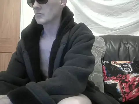 Snapshot of Useless_Wanker chatting on 03/31/26, 08:53 Useless Wanker online show from 03/31/26, 08:53