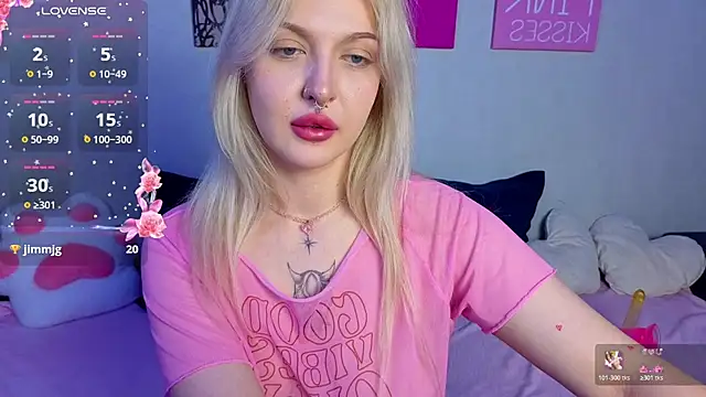 Snapshot of BlondieSummer chatting on 07/28/26, 06:53 BlondieSummer online show from 07/28/26, 06:53