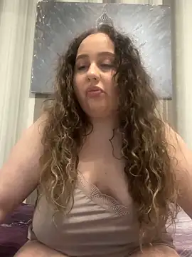 Snapshot of CurlyMaddie chatting on 03/23/26, 05:50 CurlyMaddie online show from 03/23/26, 05:50