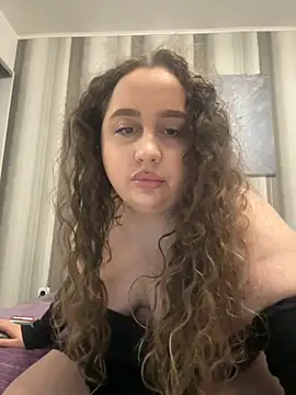 Snapshot of CurlyMaddie chatting on 03/24/26, 07:08 CurlyMaddie online show from 03/24/26, 07:08