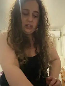 Snapshot of CurlyMaddie chatting on 07/22/26, 06:43 CurlyMaddie online show from 07/22/26, 06:43