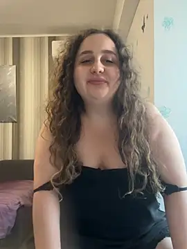 Snapshot of CurlyMaddie chatting on 07/29/26, 05:11 CurlyMaddie online show from 07/29/26, 05:11