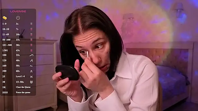 MilaVey online show from 06/17/26, 07:04