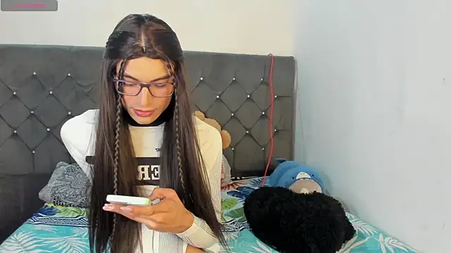 Snapshot of bunny_hells chatting on 03/20/26, 01:21 bunny hells online show from 03/20/26, 01:21