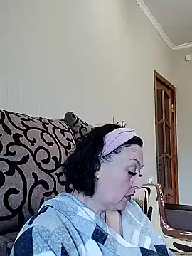 HelgaDennis online show from 05/04/26, 04:08