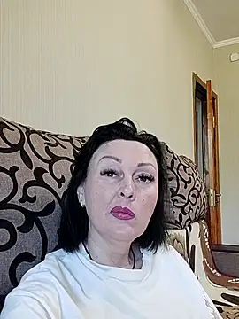 HelgaDennis online show from 05/19/26, 06:20