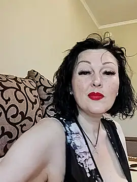 HelgaDennis online show from 06/05/26, 07:03