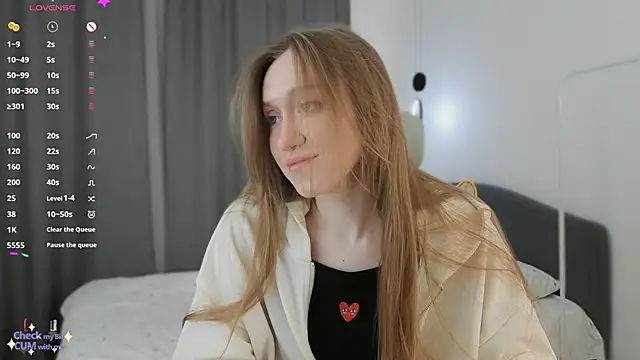 Snapshot of mowalova chatting on 05/10/26, 06:46 mowalova online show from 05/10/26, 06:46