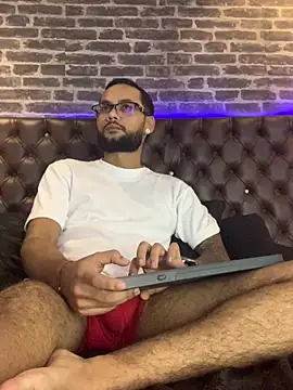 KyleJoss30 online show from 04/13/26, 09:31