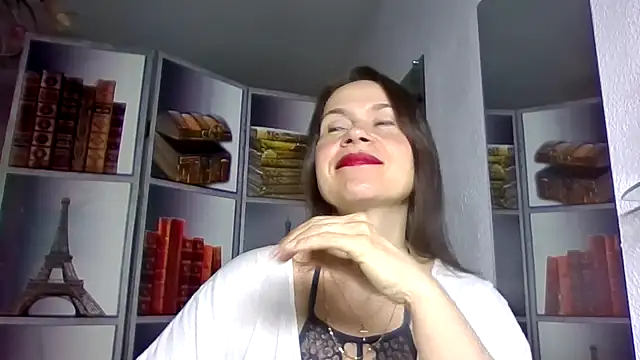 Selena Moo online show from 04/03/26, 07:28