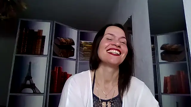 Selena Moo online show from 04/10/26, 08:30