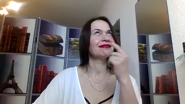 Selena Moo online show from 04/27/26, 08:12