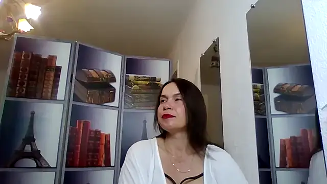 Selena Moo online show from 05/06/26, 08:19