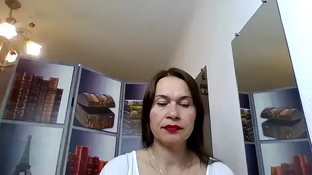 Selena Moo online show from 05/08/26, 10:53