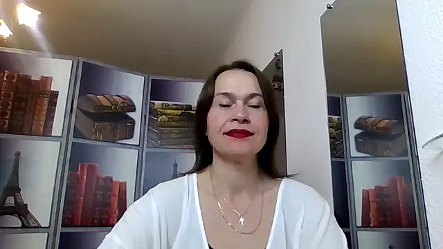 Selena Moo online show from 05/17/26, 03:08